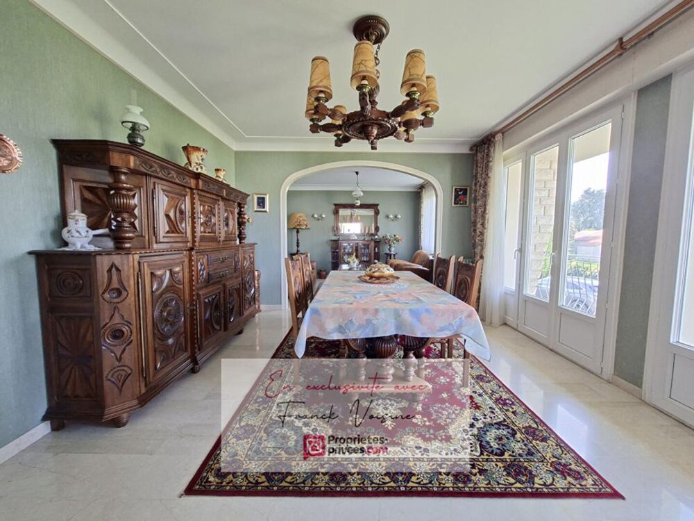 A VENDRE en exclusivité aux Herbiers, Maison de 140 m2 avec 4 Chambres et 1 bureau sur un terrain de 1062 m2