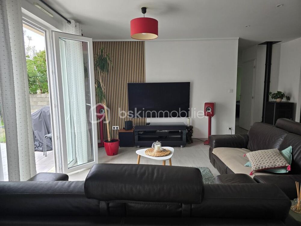 SAINT-GELAIS  MAISON 2014  80 M²  3 CHAMBRES