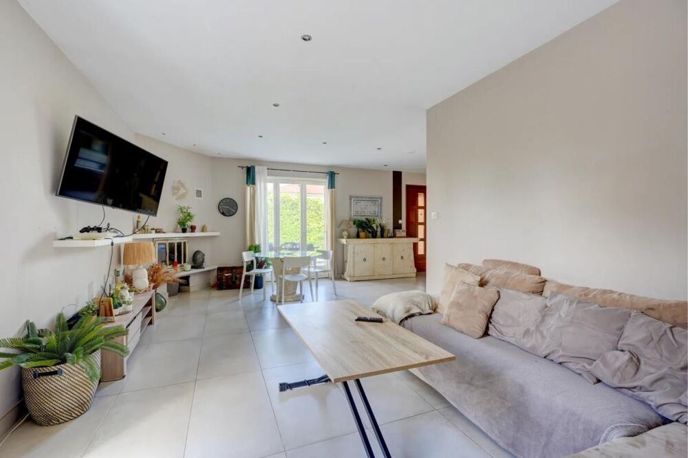Vente Maison Maison de 4 pièces de 151 m² à Meyzieu Meyzieu