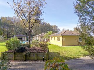  Maison  vendre 8 pices 260 m