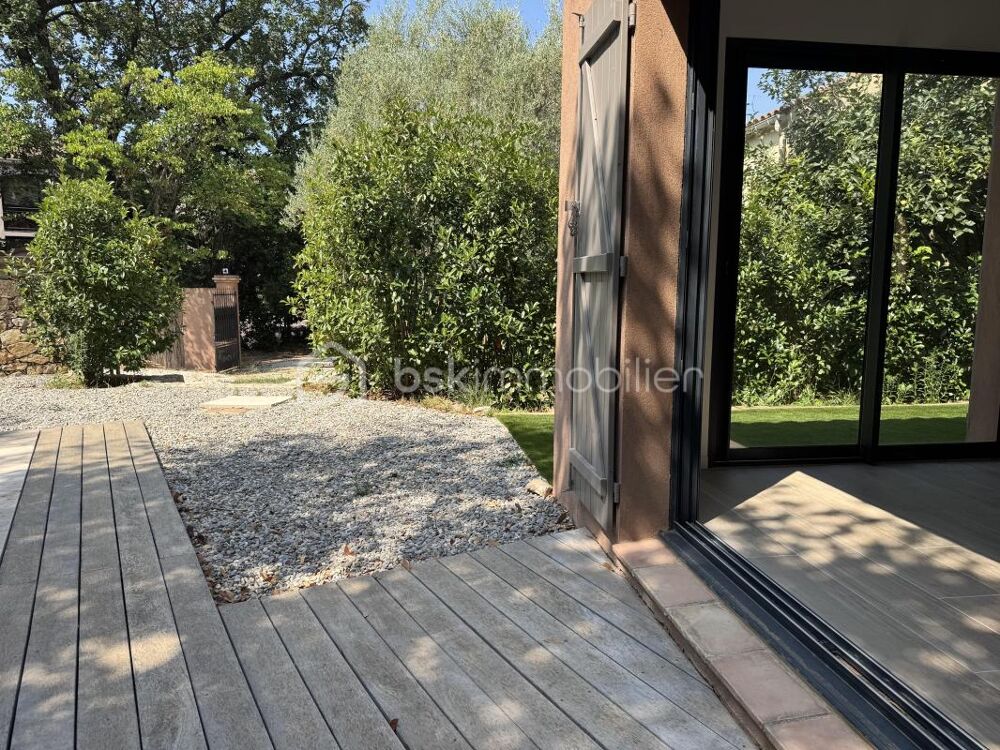 MAISON NEUVE DE 170 M2, 5 CHAMBRES, PISCINE, À TOULON- QUARTIER LA SERINETTE, AU CALME ABSOLU
