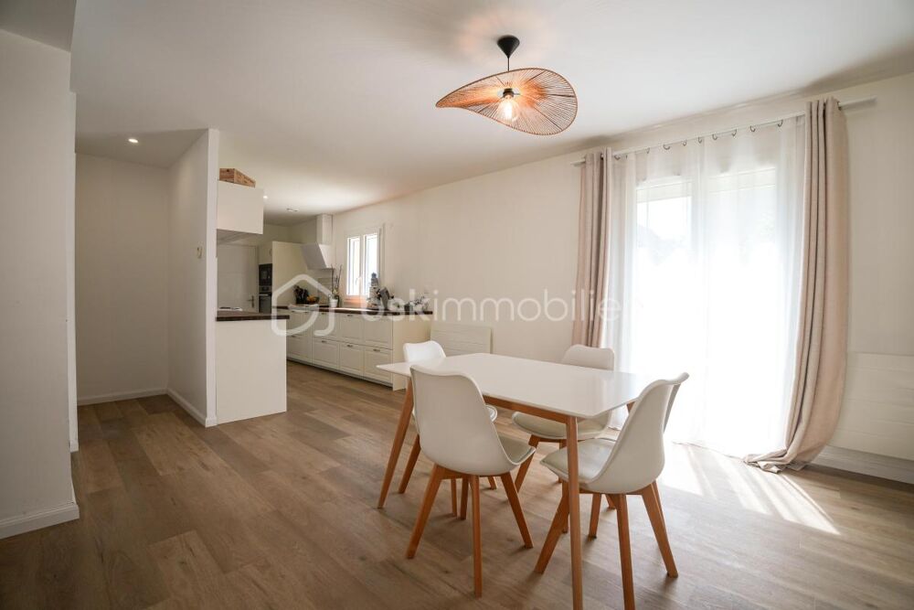 Vente Maison Maison familiale 4 chambres avec jardin et grand stationnement – Favières Favieres