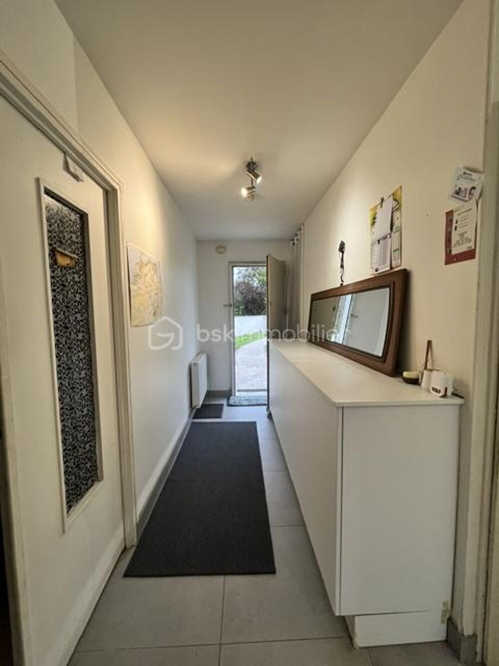 Maison, 92m2 habitable sur sous-sol total, 4 chambres, garage double, terrain de 637m2 !