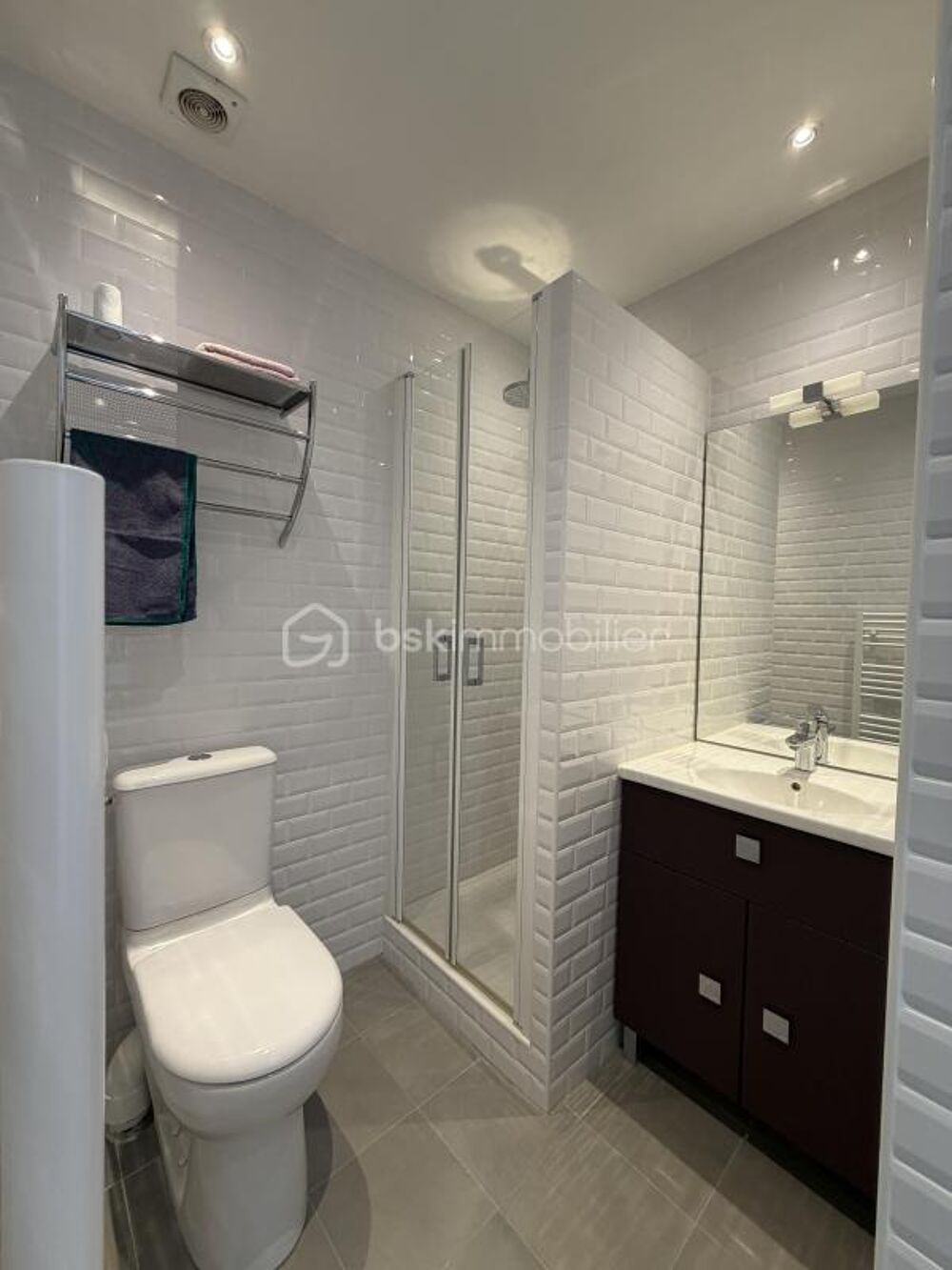 Location Appartement Studio avec salle d'eau et wc Paris 7