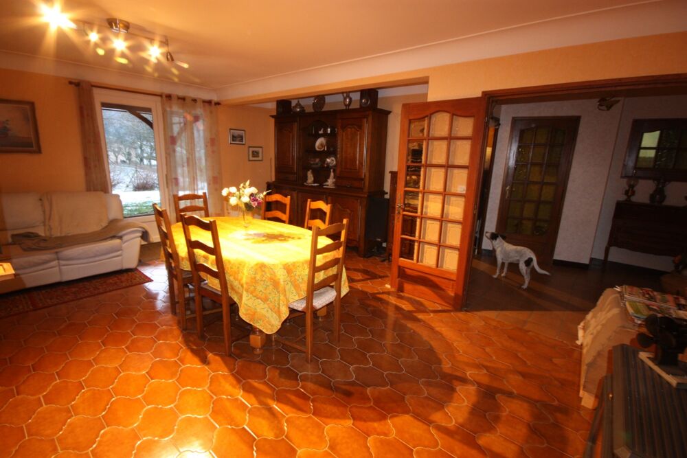Maison à vendre 5 pièces de 135 m² sur terrain de 723 m² SAINT RAMBERT EN BUGEY (01)