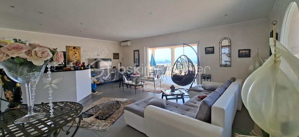 Maison contemporaine avec vue panoramique, résidence côtière Grosseto-Prugna