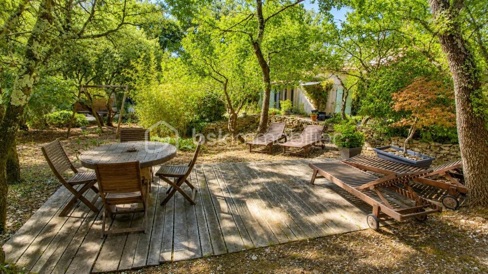 à vendre  Propriété/château Néoules (83136)