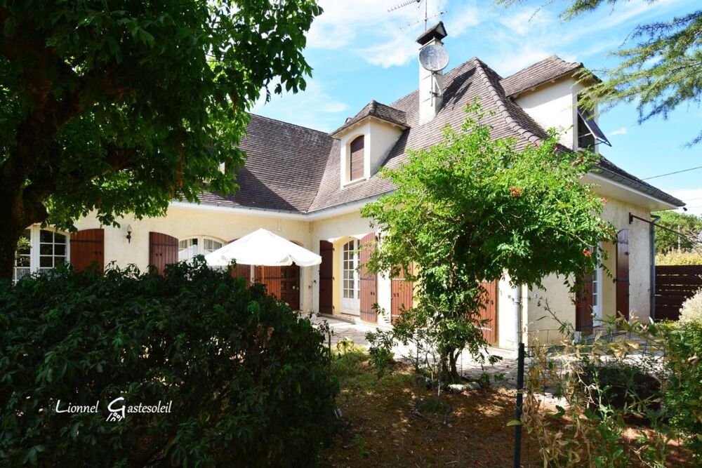 Périgourdine idéalement située 5 chambres sur un beau terrain Paysager à Pineuilh (33)