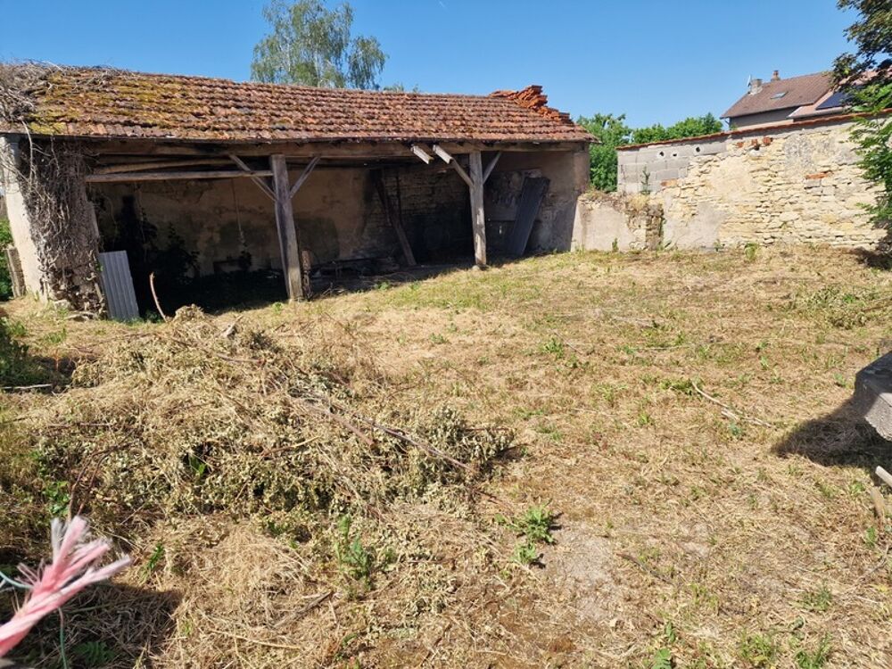 Maison à vendre proche VITTEL (88) MAISON T4 à rénover sur TERRAIN de 330 m²