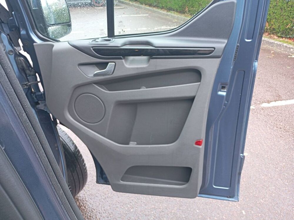 Transit Custom VU CA 2.0 Ecoblue 170 BVA6 Sport - 5 places Automatique 2023 occasion 14790 Mouen