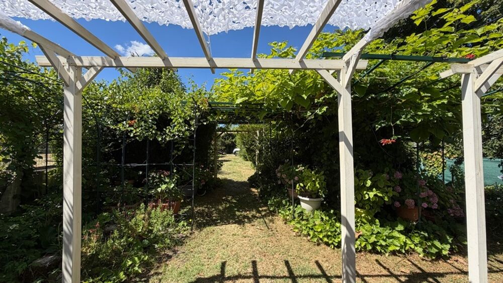 Vente Maison Maison 5 pièces 108m2 PESSAC Haut Brion vue exceptionnelle - Dépendances Pessac