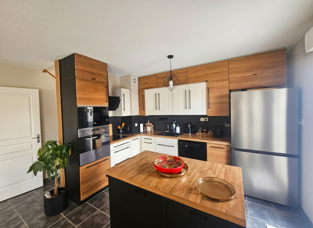 Vente Maison Bassens – Une très jolie maison familiale dans un état impeccable avec jardin, garage,  spa et sauna Bassens