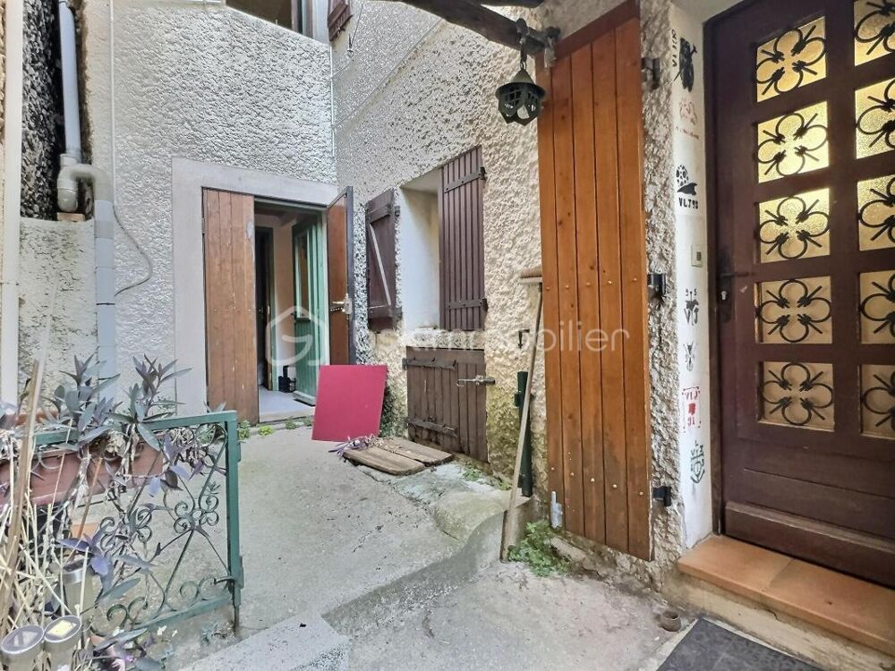 Maison de village 2 chambres + terrasse tropézienne  UCHAUD