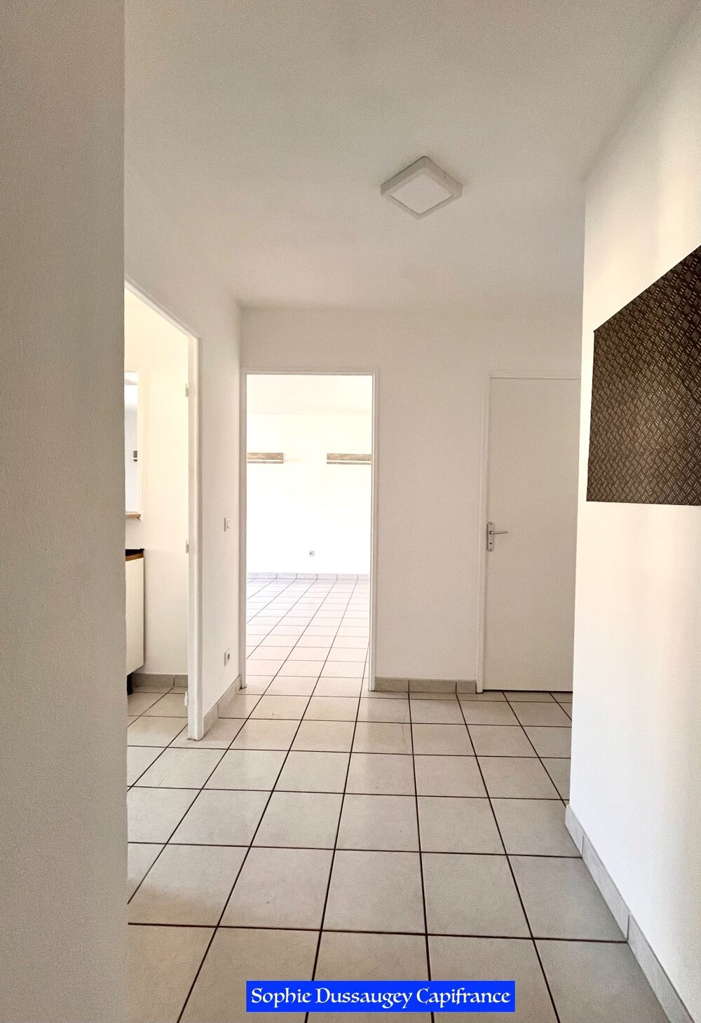 Vente Appartement À vendre – Bel appartement 3 pièces avec grande loggia – Bordeaux Chartrons / Bassins à Flot Bordeaux