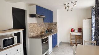  Appartement à louer 2 pièces 50 m² Hyeres