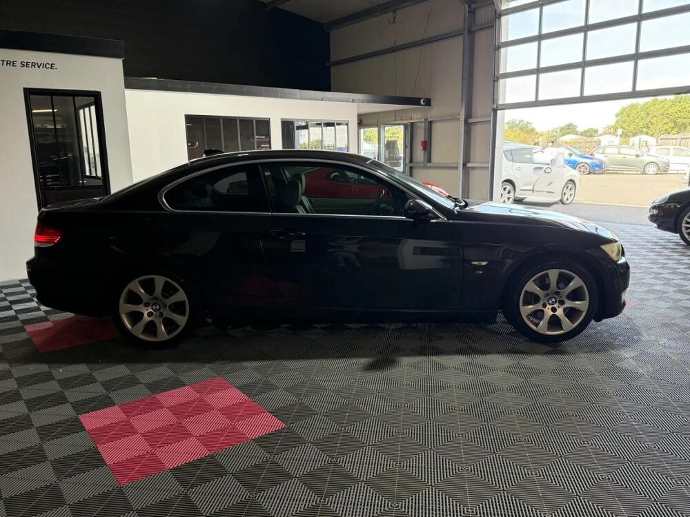 S&eacute;rie 3 (E92) Coup&eacute; 330i 3.0 i 272cv Bo&icirc;te auto LUXE 2009 occasion 85190 Venansault