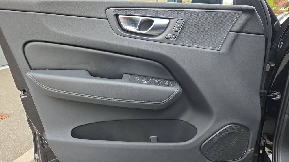 XC60 T6 Recharge 2.0 Ti 253 Plug in Hybrid 145 AWD Geartronic8 Pl 2024 occasion 78180 Montigny Le Bretonneux