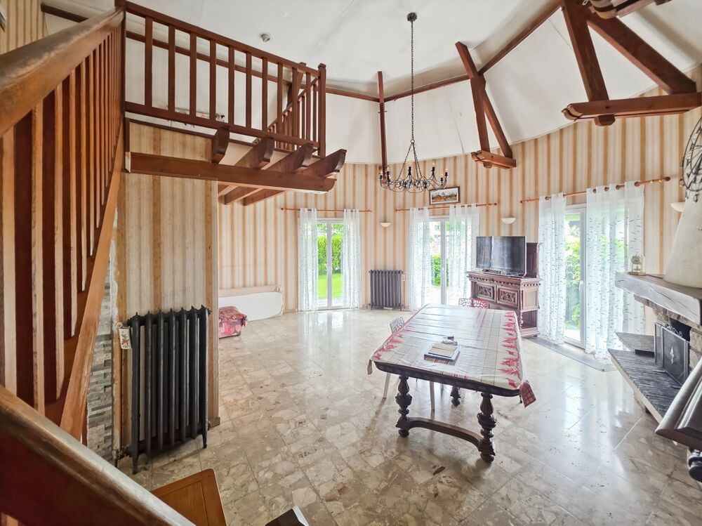 Vente Maison Maison d'architecte 7 pièces – 125 m² – Vue panoramique – Hauteurs de Lons-le-Saunier Lons le saunier