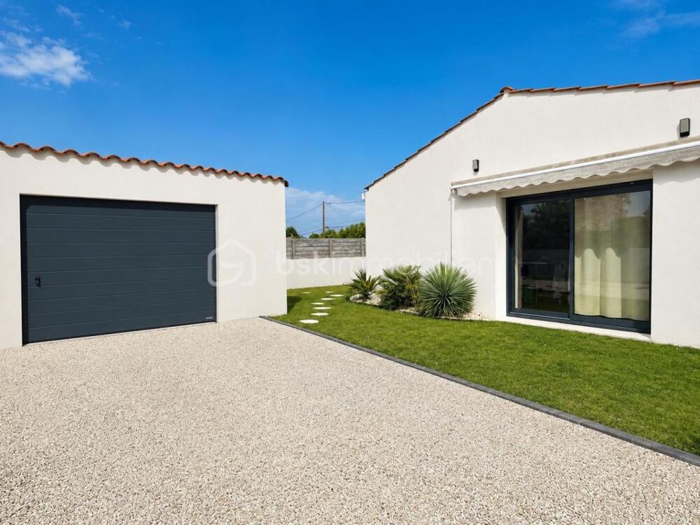 Vente Maison Maison de plain-pied entièrement rénovée – 2 chambres, grand garage+ Parking, jardin Chateau d olonne