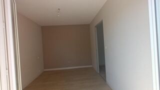  Appartement à louer 4 pièces 84 m²