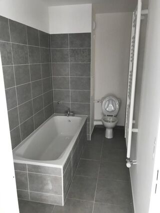  Appartement à louer 3 pièces 65 m²