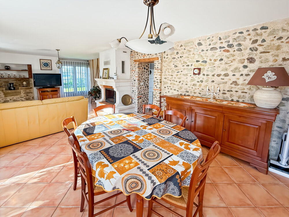 Dpt Gers (32), à vendre AIRE SUR L'ADOUR PROCHE maison ancienne en pierres entièrement rénovée T5 de 160 m² habitables + terrass