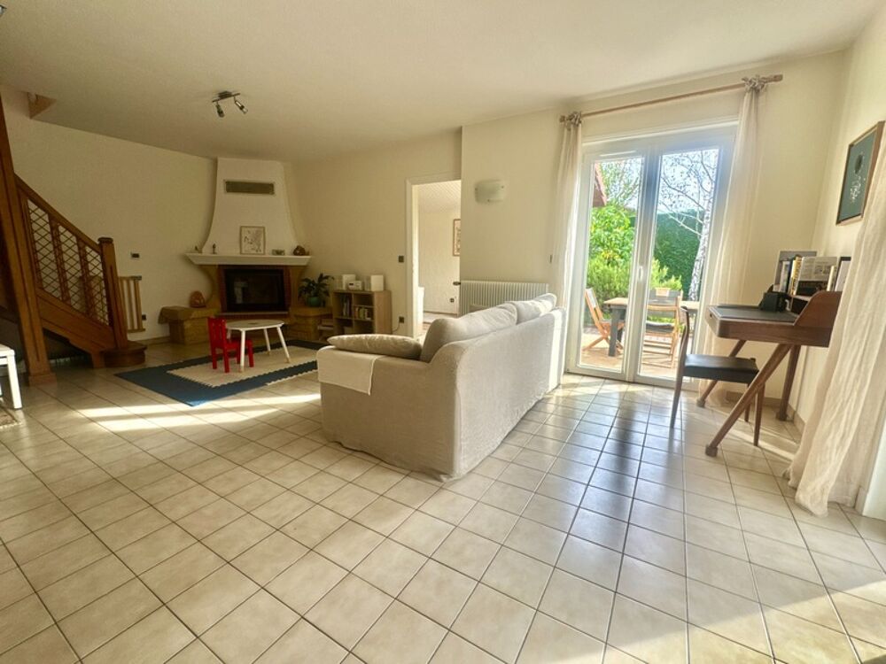 Vente Maison LE COTEAU - MAISON 100 m2 sur 411 m2 de TERRAIN - 4 CHAMBRES - GARAGE Le coteau