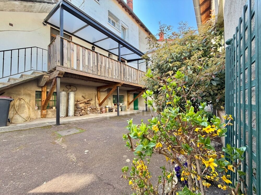 ENSEMBLE IMMOBILIER : MAISON + APPARTEMENT INDEPENDANT + GARAGE DE 135M2 + DEPENDANCES ET TERRAIN CLOS  RARE SUR LE SECTEUR