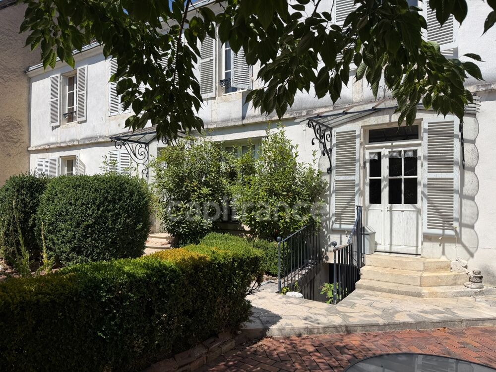 Maison à vendre 7 pièces AUXERRE (89) Propriété de caractère de 165 m2 4 chambres Garage Caves Terrain