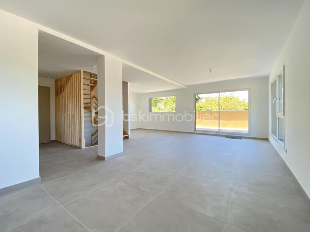 Vente Maison Magnifique maison 5 pièces sur 1088m2 de terrain à l'entrée de Sillingy Sillingy