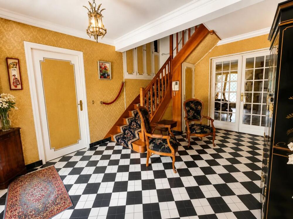 Maison de 11 pièces de 269 m² au Plessis-Trévise