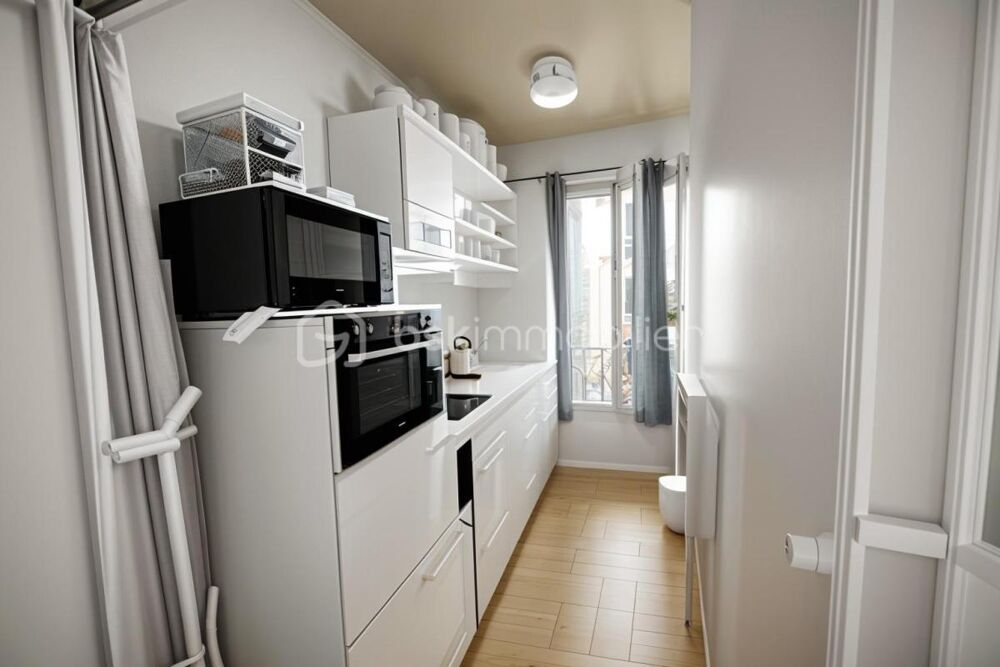 Vente Appartement Appartement charmant au pied du Métro Paris 18
