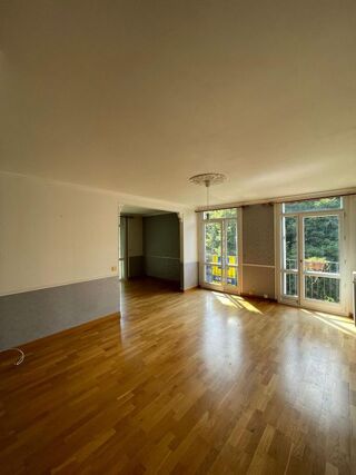  Appartement à louer 4 pièces 96 m²