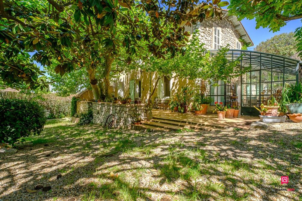 Vente Maison Maison 10 pièce(s) 330 m2 avec terrain 4000 m² et Piscine Marseille 11
