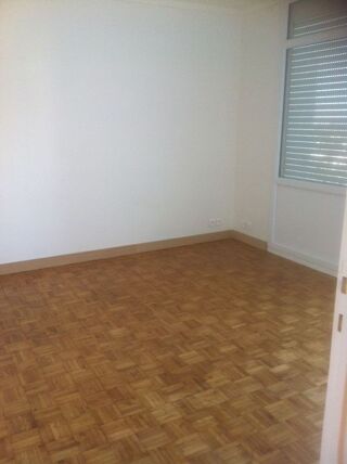  Appartement à louer 4 pièces 73 m²
