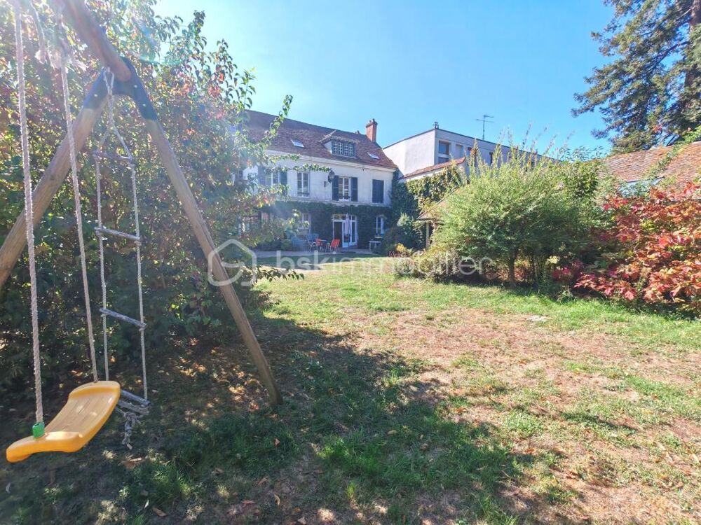 à vendre  Propriété/château Crécy-la-Chapelle (77580)