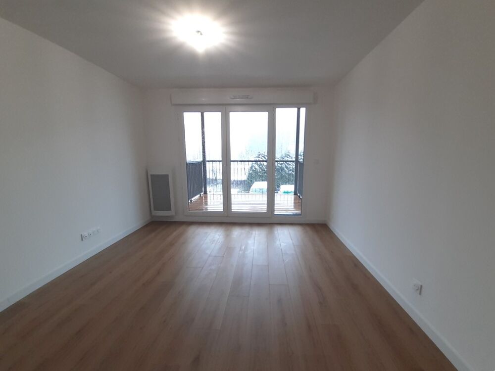 Location Appartement T2 avec balcon et parking à CHATILLON SUR CLUSES Chatillon sur cluses