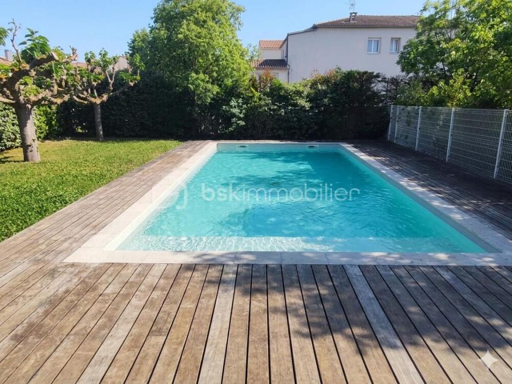 Charmant T2 de 44,10 m² en rez-de-chaussée avec terrasse de 18 m² + parking privatif  Résidence calme avec piscine