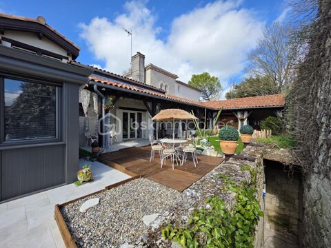   PROPRIETE DE VILLAGE EN PIERRE-3 CHAMBRES-MEZZANINE-JARDIN-CLOITRE Propri�t�/ch�teau - 5 pi�ce(s) - 181 m�