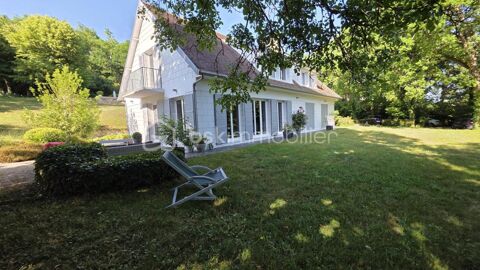   Maison individuelle 235 m2 - 5 chambres - terrain 3783 m2 - piscine Maison - 9 pi�ce(s) - 230 m�