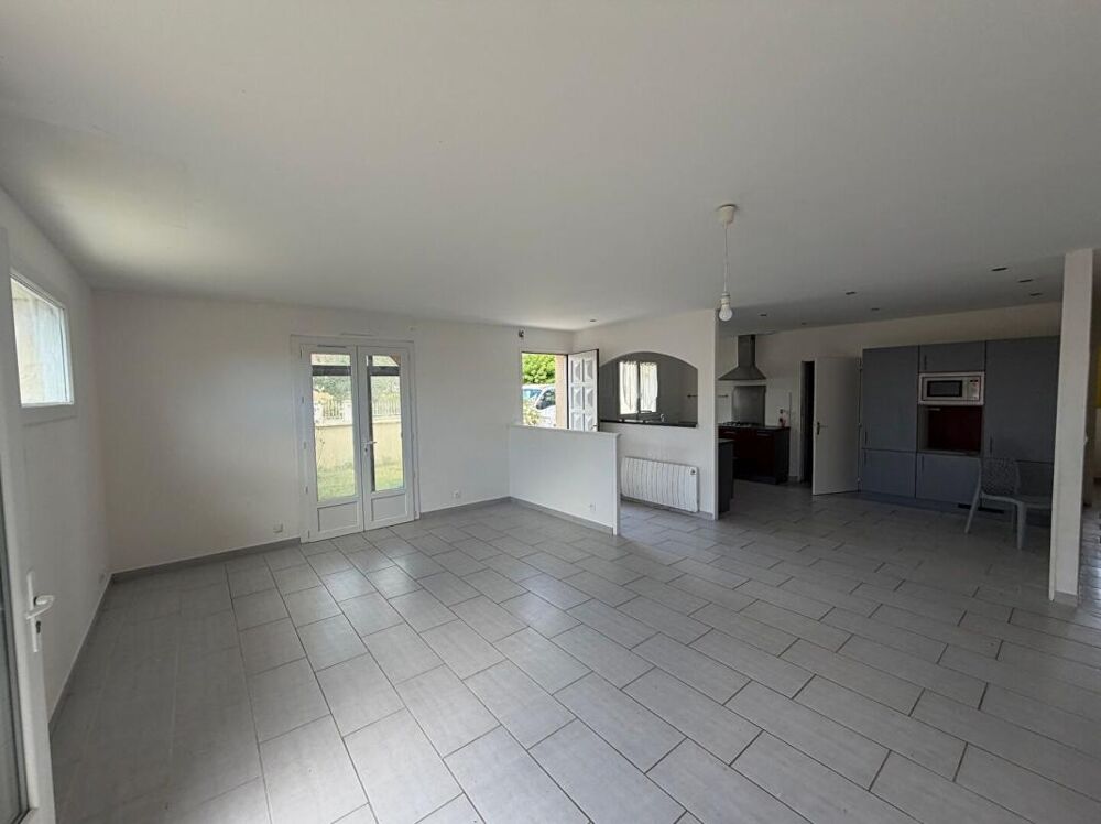 Maison de plain pied 3 chambres avec 475 M2 de terrain