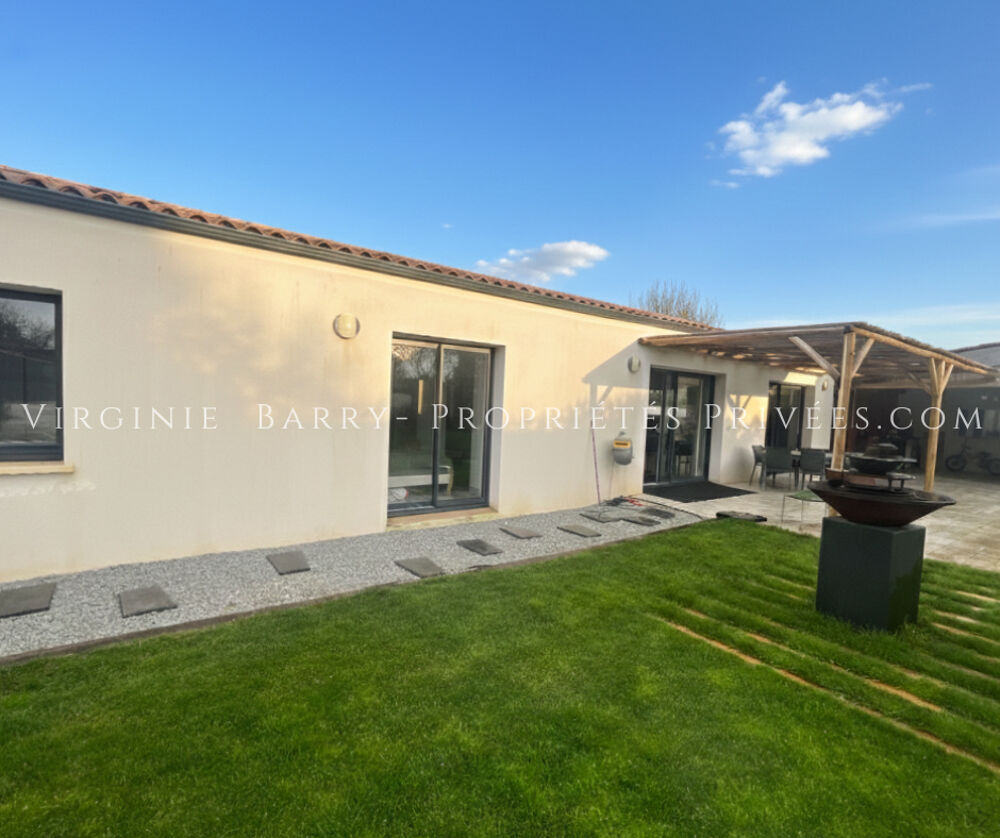BELLE MAISON T4 DE PLAIN PIED NON MITOYENNE AVEC PISCINE