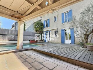  Maison à louer 8 pièces 236 m²