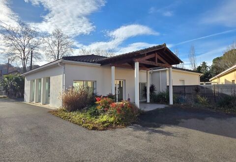 TRES BEAU BATIMENT COMMERCIAL/INDUSTRIEL ETAT NEUF IDEALEMENT SITUE SUR AXE PRINCIPAL EN PERIPHERIE DE VILLE 235000 81300 Graulhet