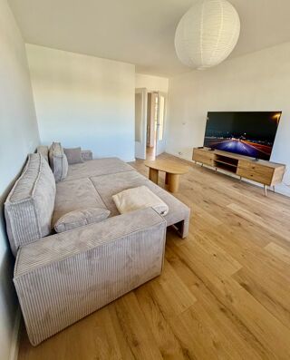  Appartement à louer 3 pièces 84 m²