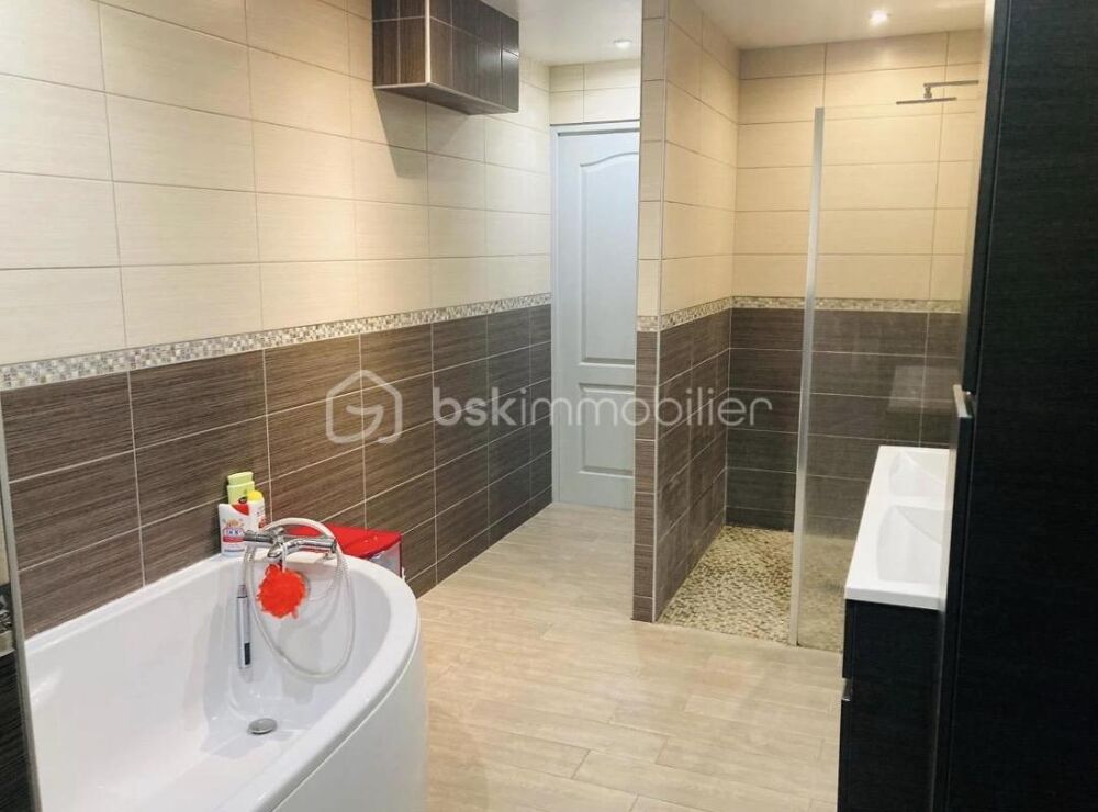 Vente Maison CARVIN – Maison de ville de 145 m² avec jardin, cave et de nombreuses possibilités d'aménagement Carvin