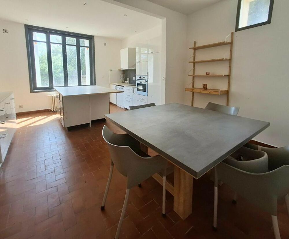Vente Maison Maison en pierre, 4 chambres, garage attenant et grand terrain à 5 min de Saint-André-de-Cubzac Val de virvee