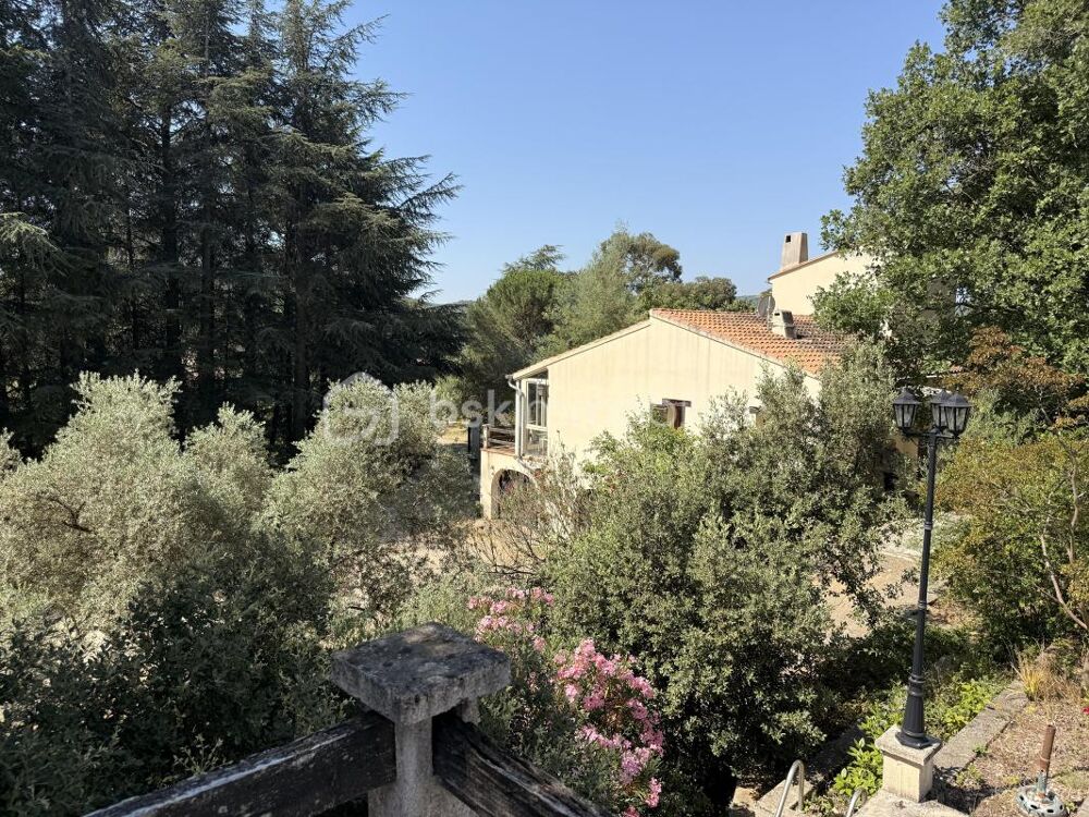 Propriété de caractère sur parc arboré avec piscine et pool-house  Fort potentiel