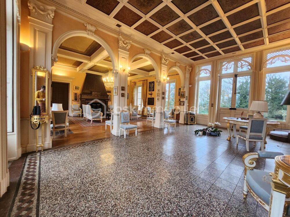 à vendre  Propriété/château Jazeneuil (86600)