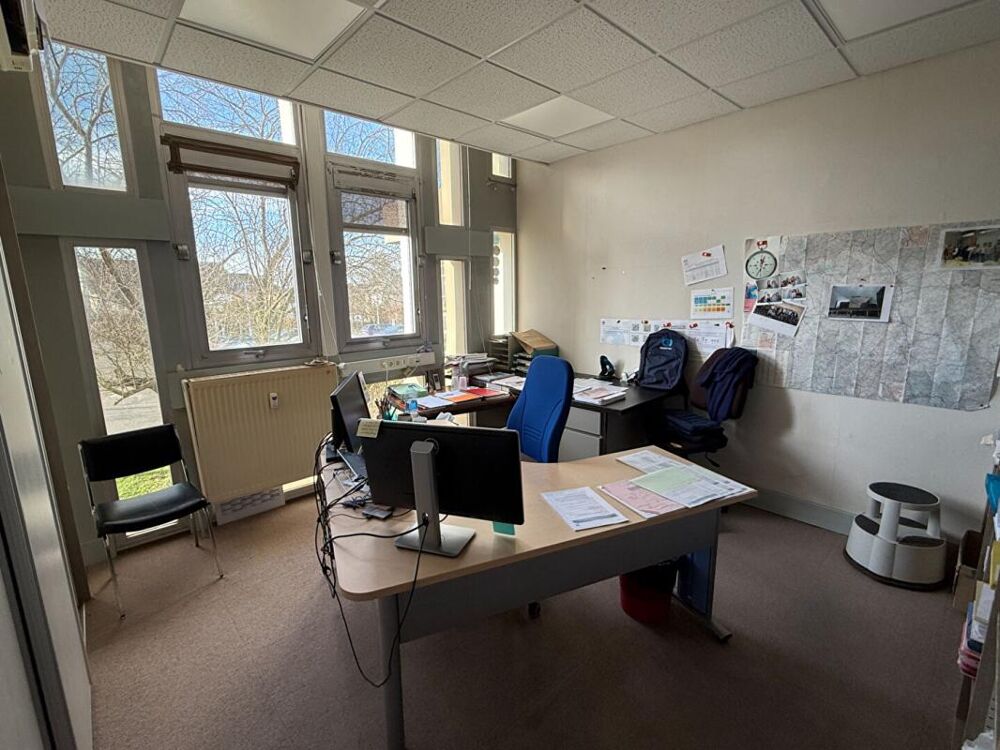   03400 YZEURE - BUREAUX  250 m² Yzeure